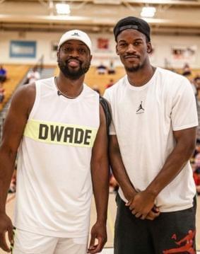 亨利：北伦敦德比球员必须清醒，枪手最不想看到曼城紧追其后（亨利称北伦敦德比需球员保持清醒，阿森纳最不愿见曼城步步紧逼）