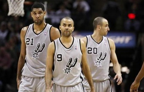 篮球火箭新秀连续三场得分20+，表现惊艳（火箭新秀连续三战20+，表现抢眼）